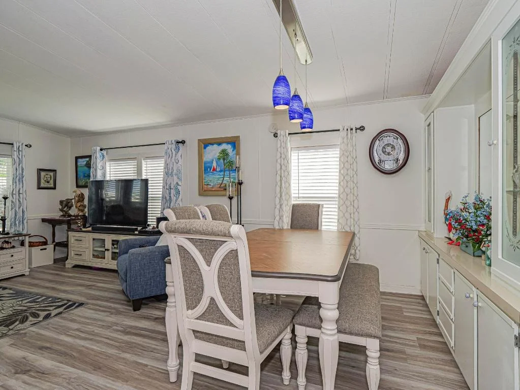 Photo of 409 Avocado Drive