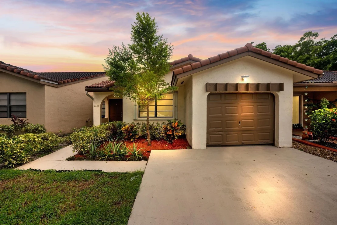 Photo of 6654 NW 174th Lane