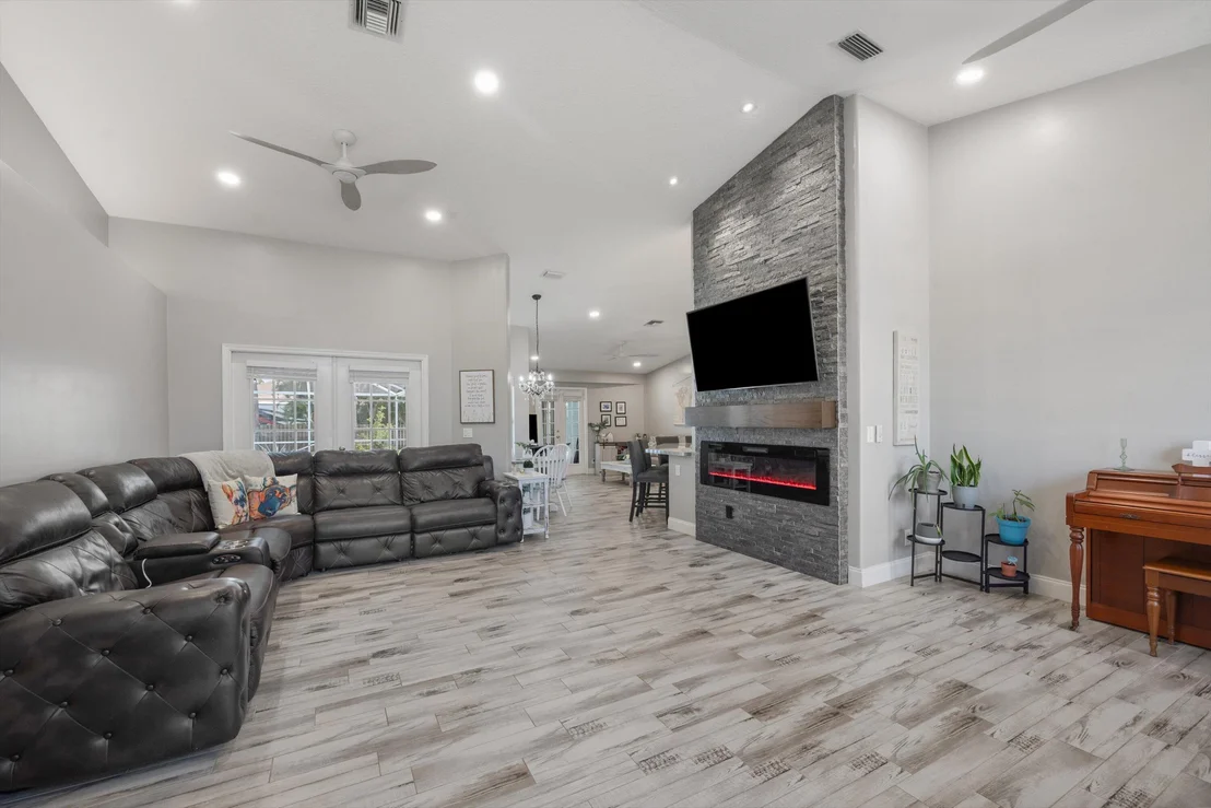 Photo of 14862 85th Road N