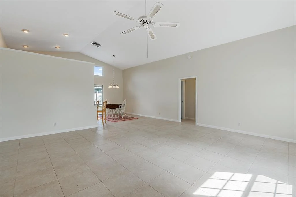 Photo of 6249 Robinson Street