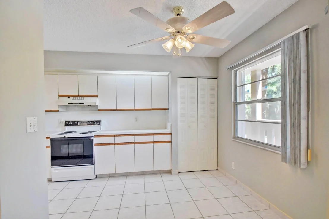 Photo of Unit D2 at 1601 Abaco Drive