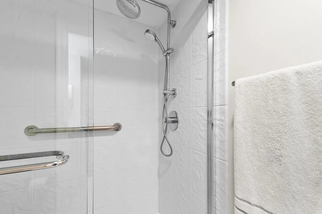 Photo of Unit B at 1201 Pinecrest Circle