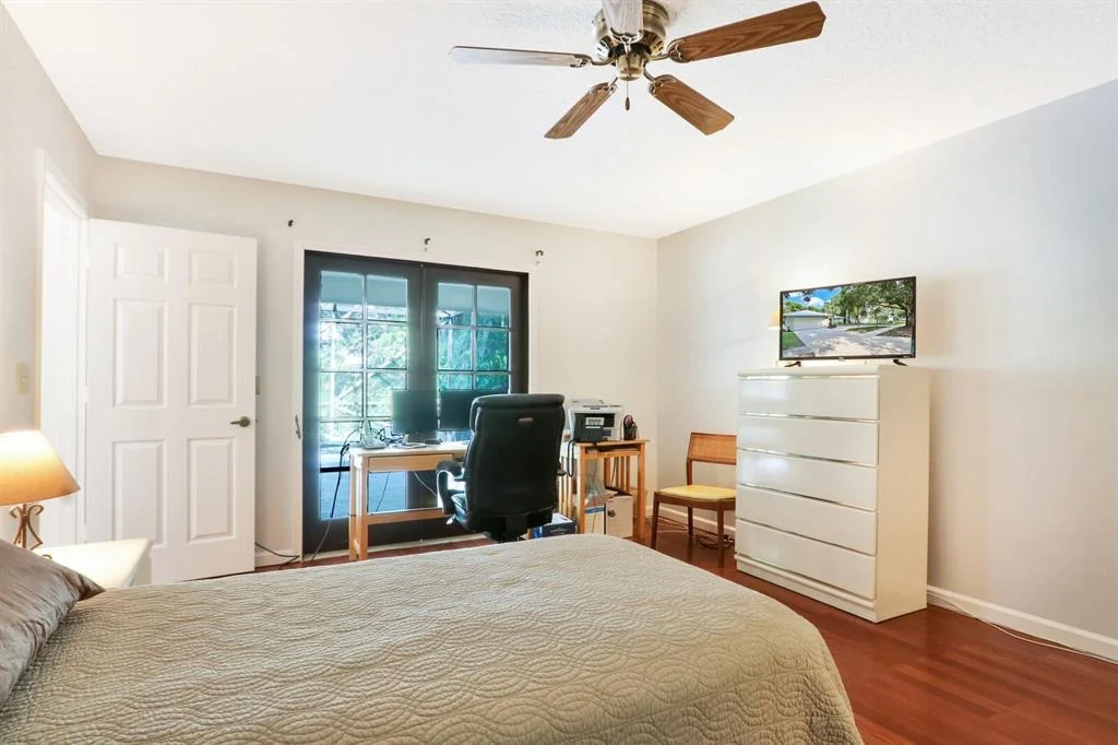 Photo of 18618 Lake Bend Drive