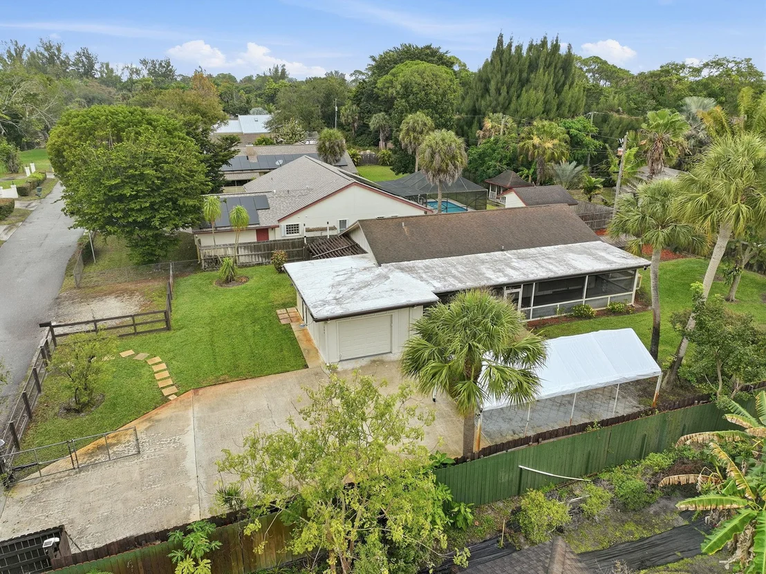 Photo of 708 Dixie Lane