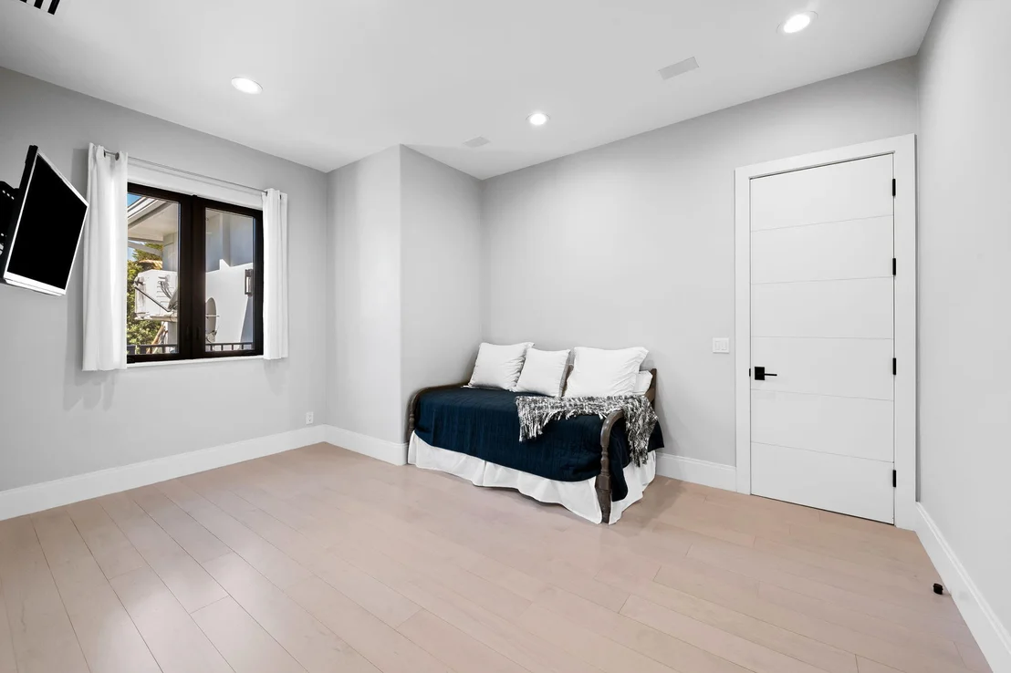 Photo of 18338 Guardian Circle