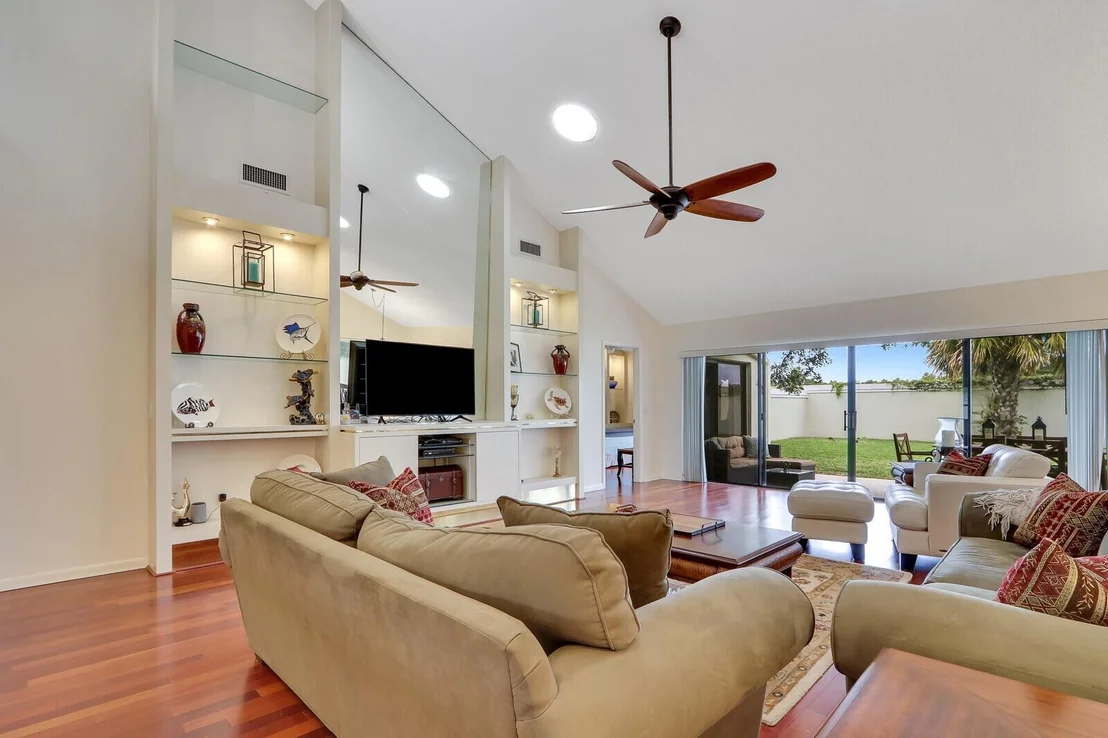 Photo of 408 River Edge Road
