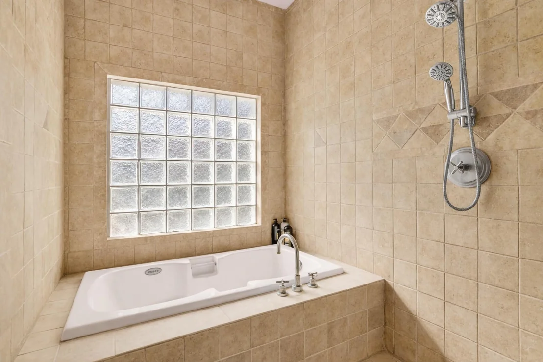 Photo of 916 Roberts Road