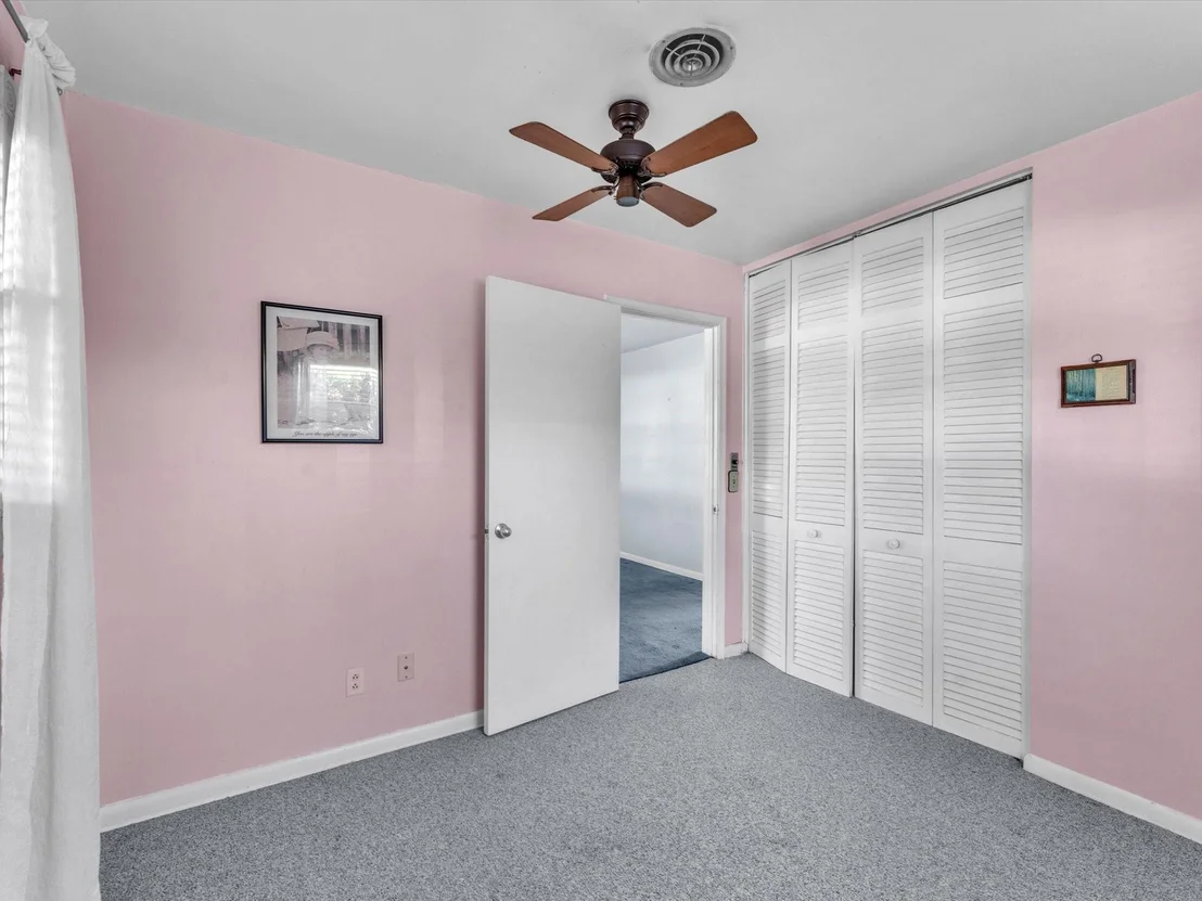 Photo of 533 Riverside Drive