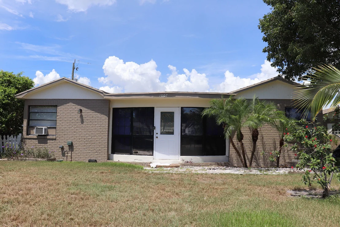 Photo of 1007 SE Se 3rd Street