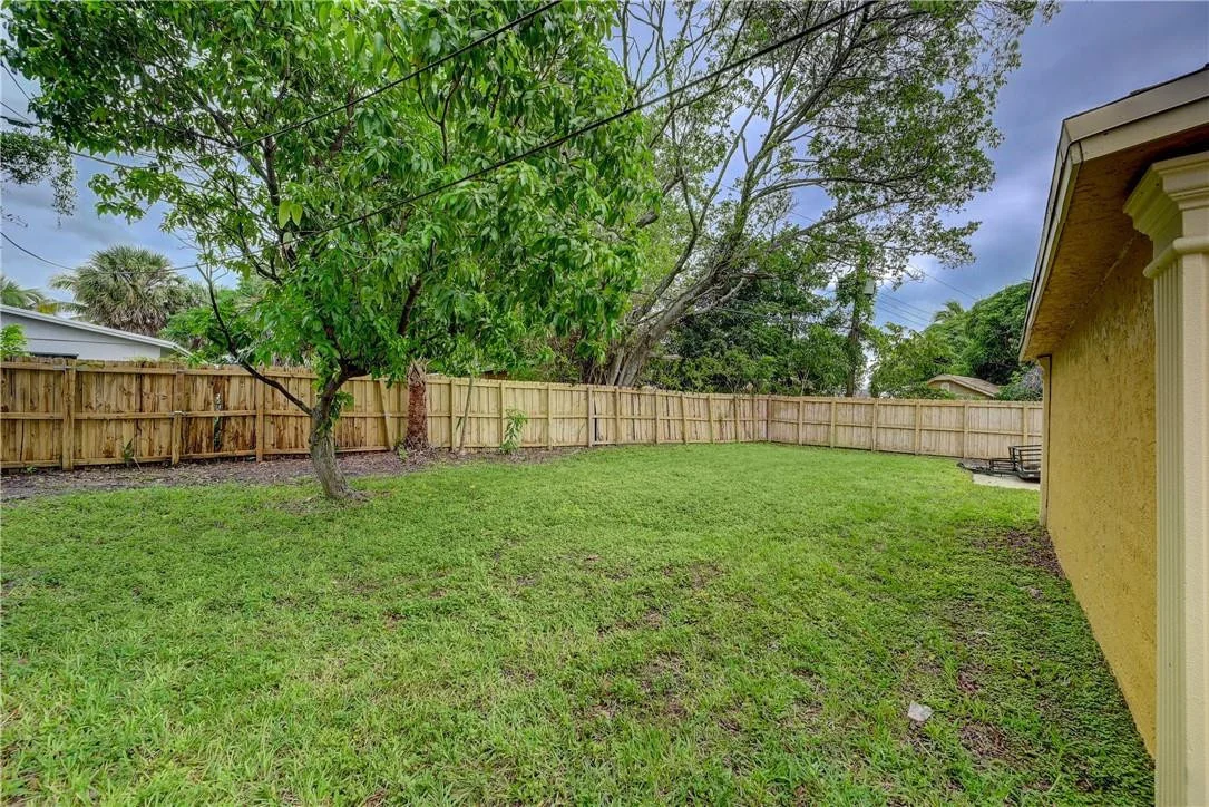 Photo of 2150 NE 2nd Terrace