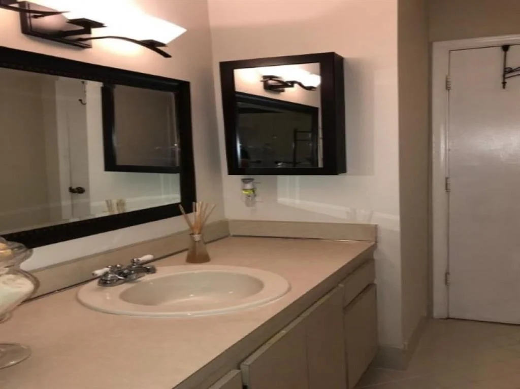 Photo of 6217 Overland Place