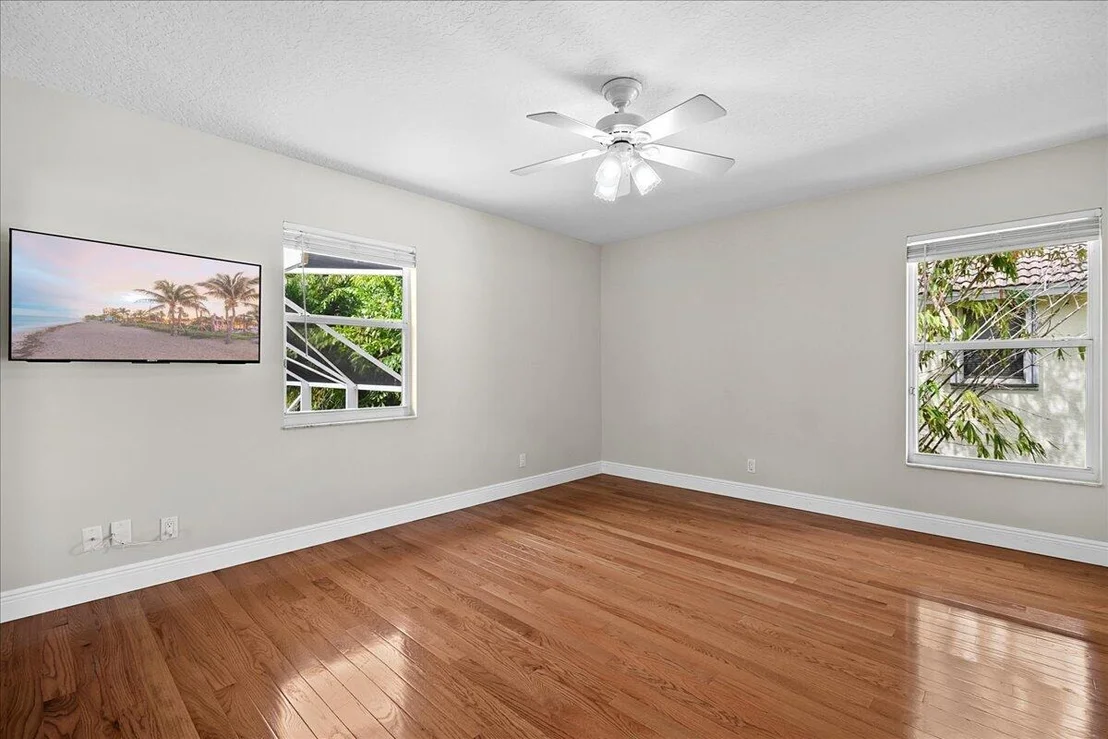 Photo of 140 Victorian Lane