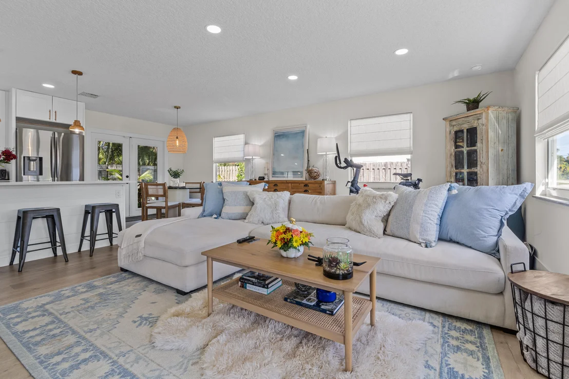 Photo of 4139 Russell Street