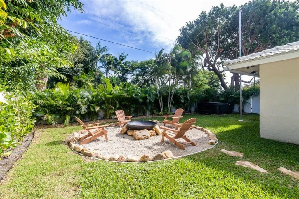 Photo of 611 Sunshine Drive