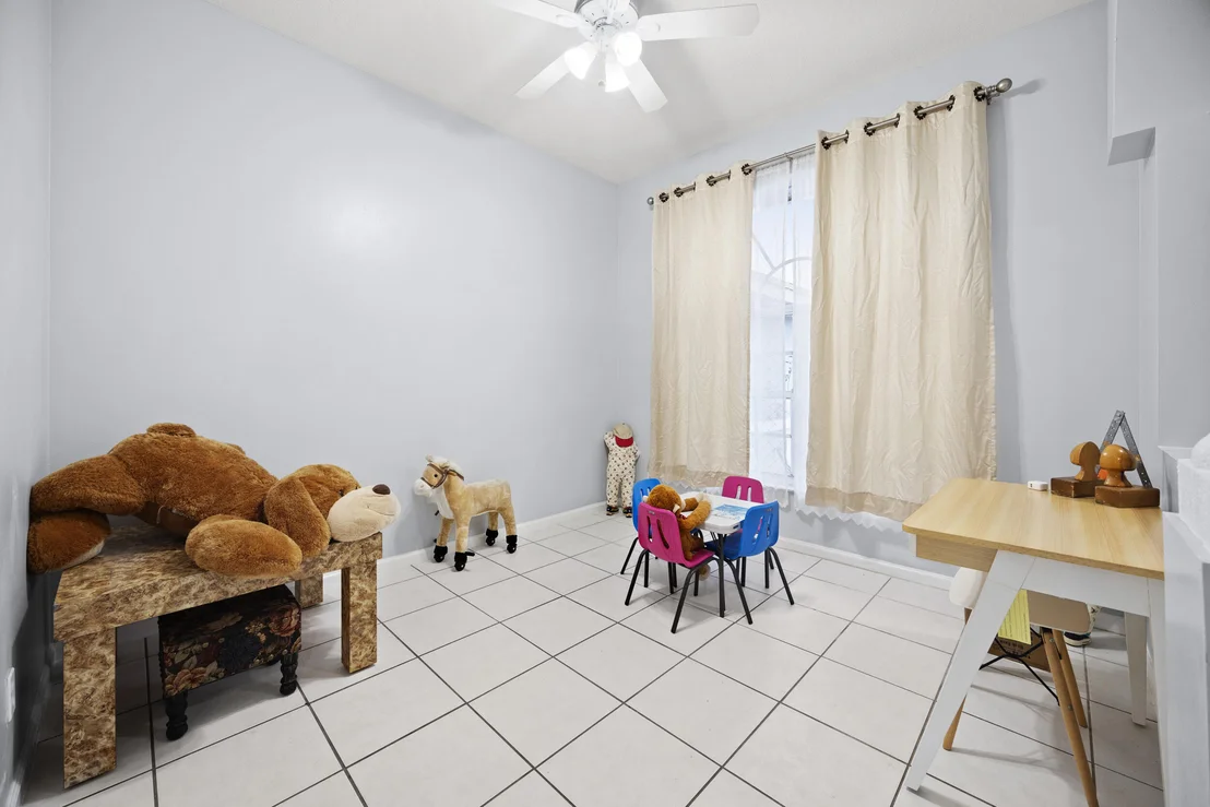 Photo of 4584 Windmill Road