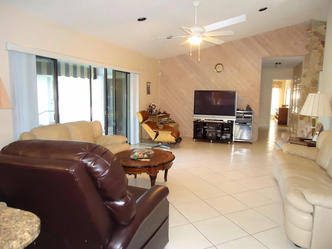 Photo of 3129 Lakeview Drive