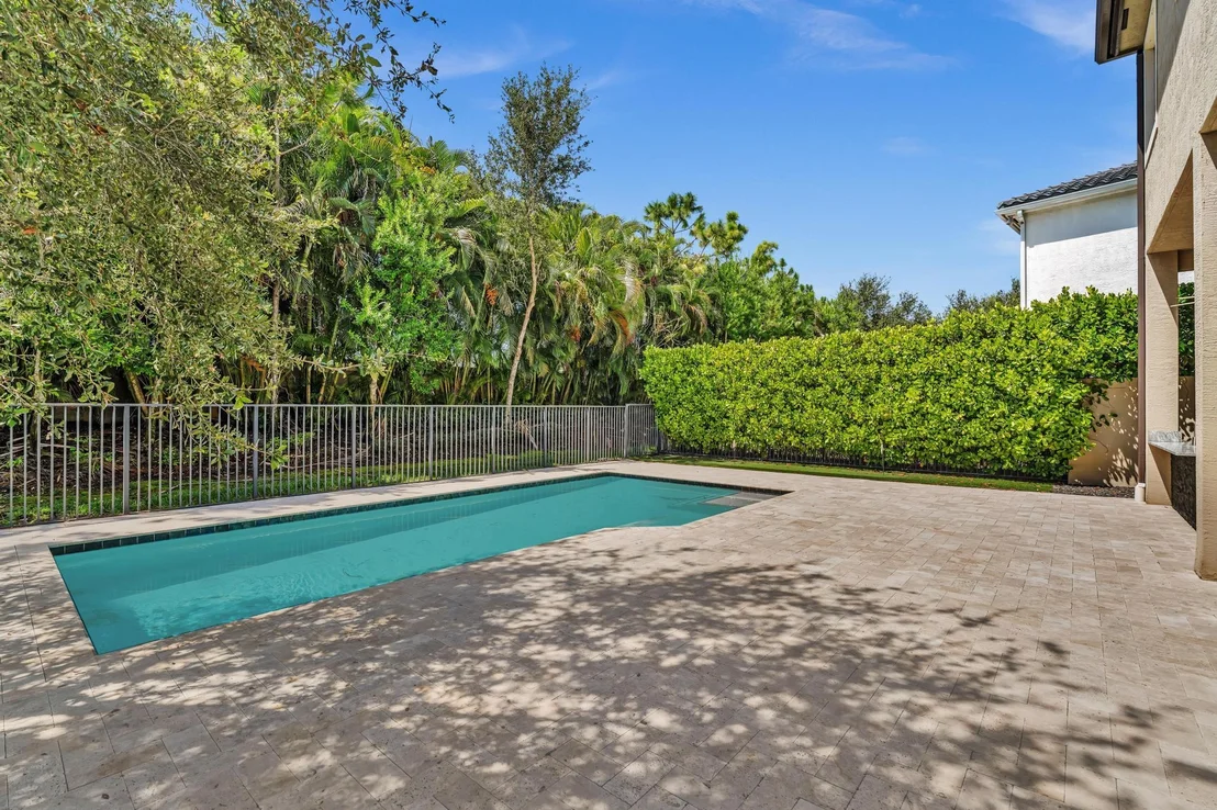 Photo of 16891 Pavilion Way