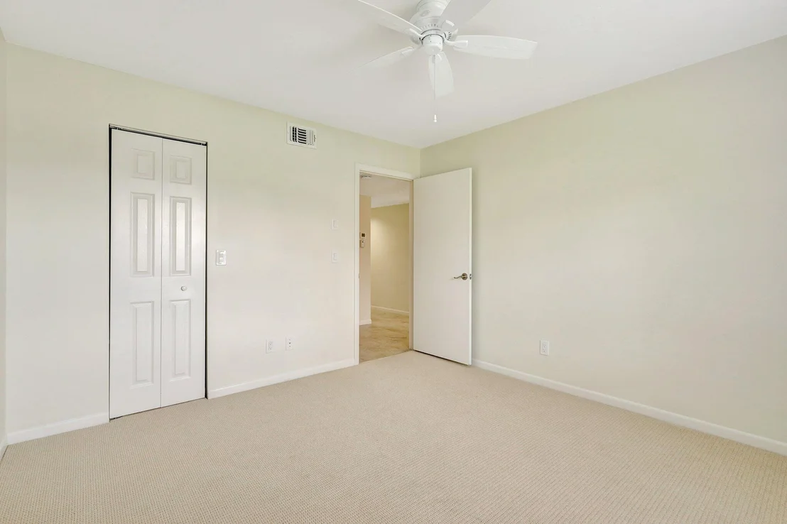 Photo of Unit C at 801 Pinecrest Circle
