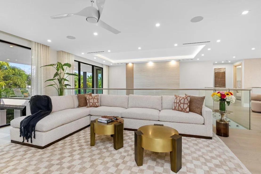Photo of 2498 Queen Palm Road