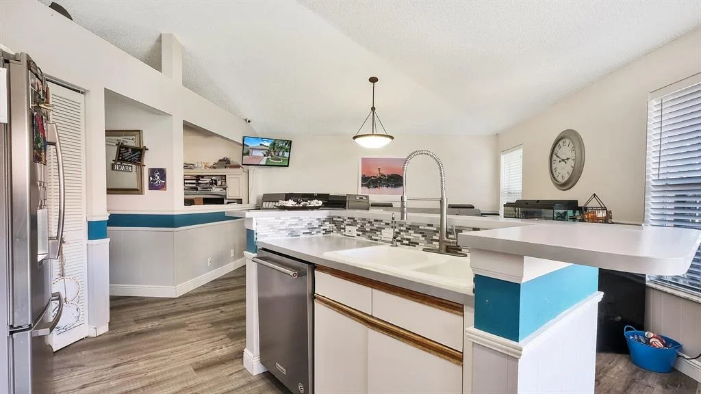 Photo of 35 Valencia Drive