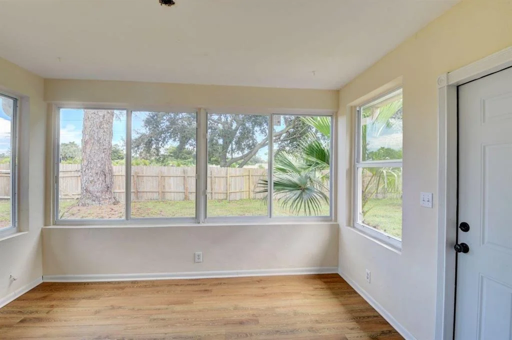 Photo of 15385 Monroe Road