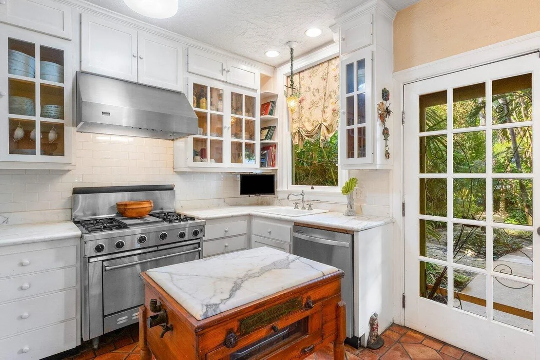 Photo of 739 Sunset Road