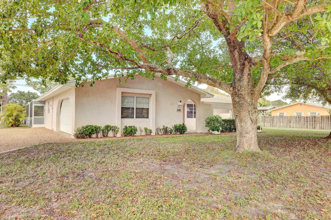 Photo of 1121 SE 10th Street