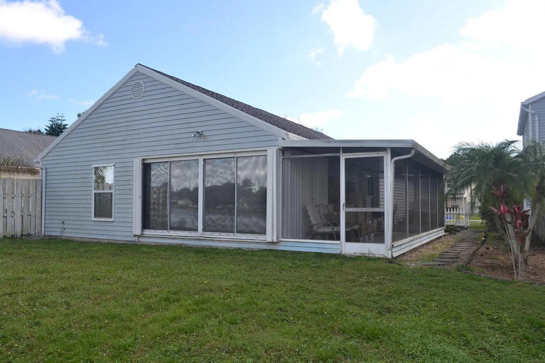 Photo of 4699 Lakeside Circle