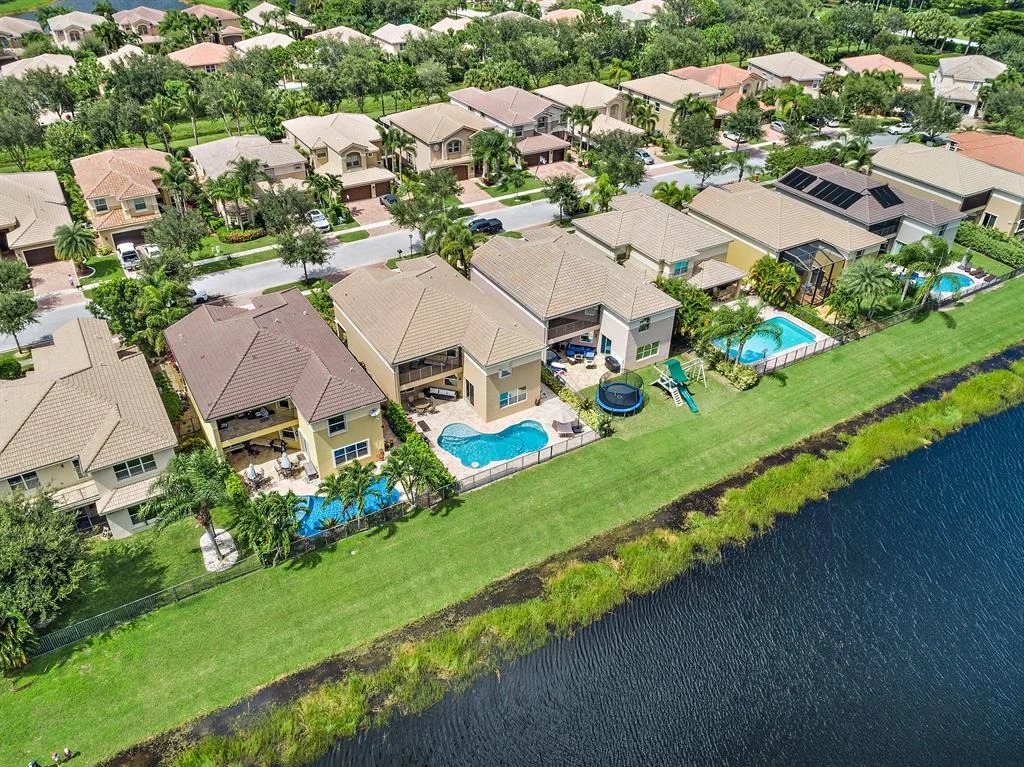 Photo of 7994 Emerald Winds Circle