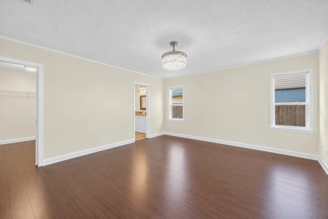 Photo of 4167 Russell Street