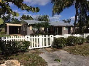 Photo of 227 N Seacrest Circle