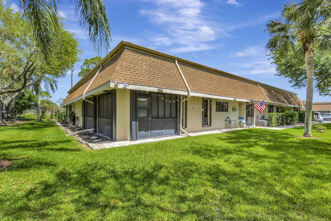 Photo of Unit D at 101 Half Moon Circle