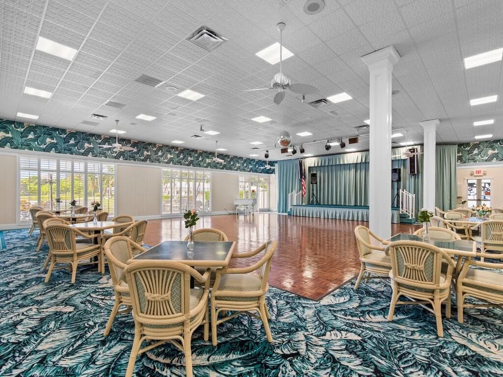 Photo of 385 NE Jade Circle