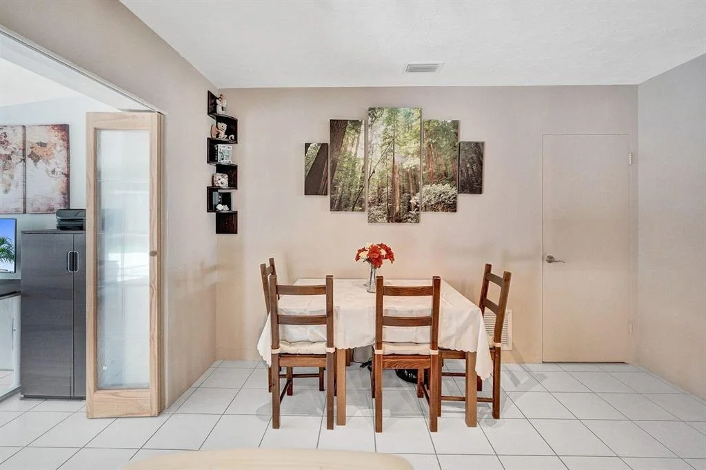 Photo of 371 SE 5th Avenue