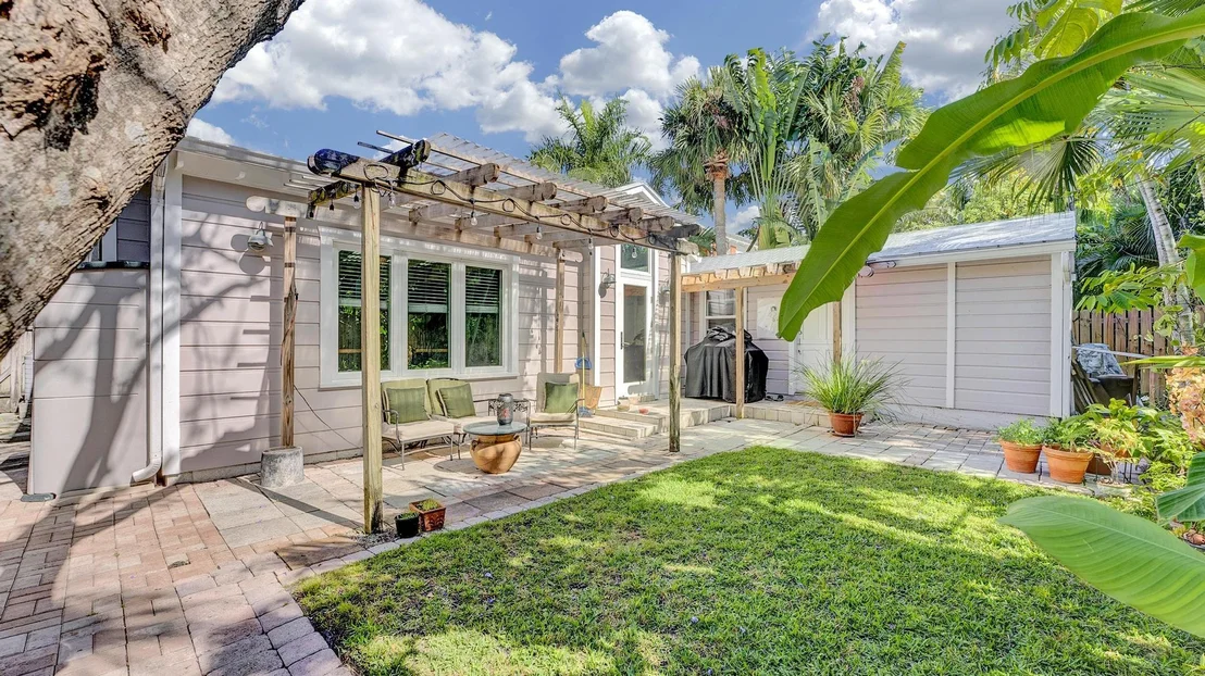 Photo of 42 Palm Square