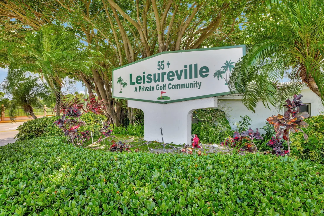 Photo of 3121 E Golf Boulevard