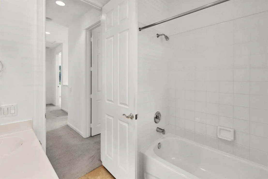 Photo of 2616 E Community Drive