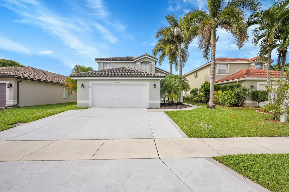 Photo of 8236 White Rock Circle