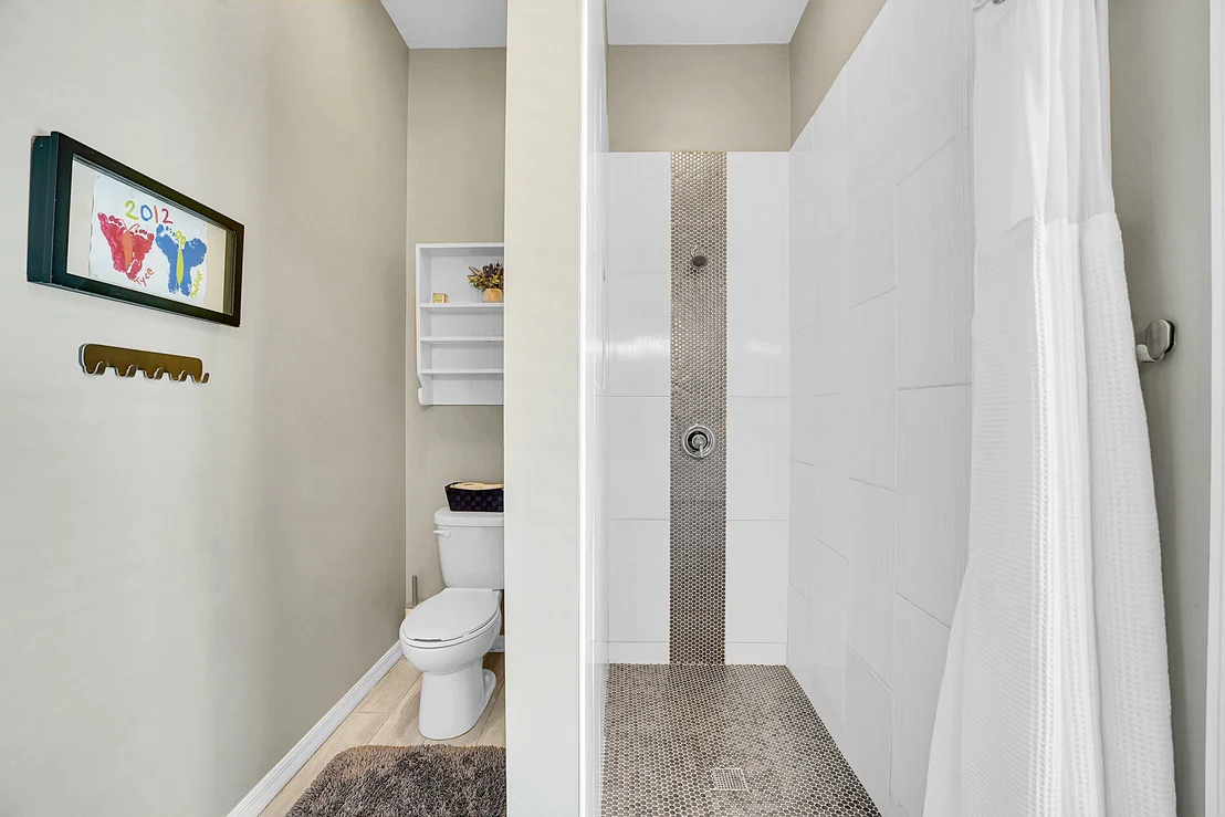 Photo of 1404 Lone Pine Drive