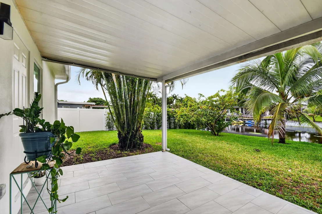 Photo of 2277 Summit Boulevard