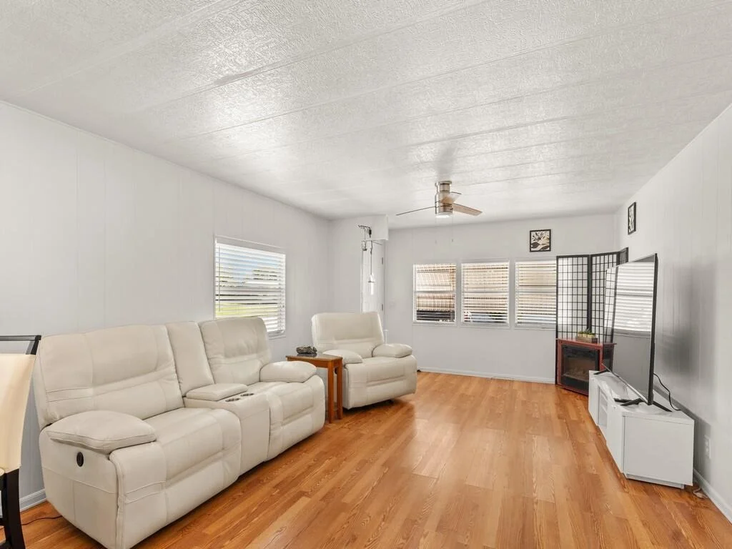 Photo of 300 NE Opal Drive