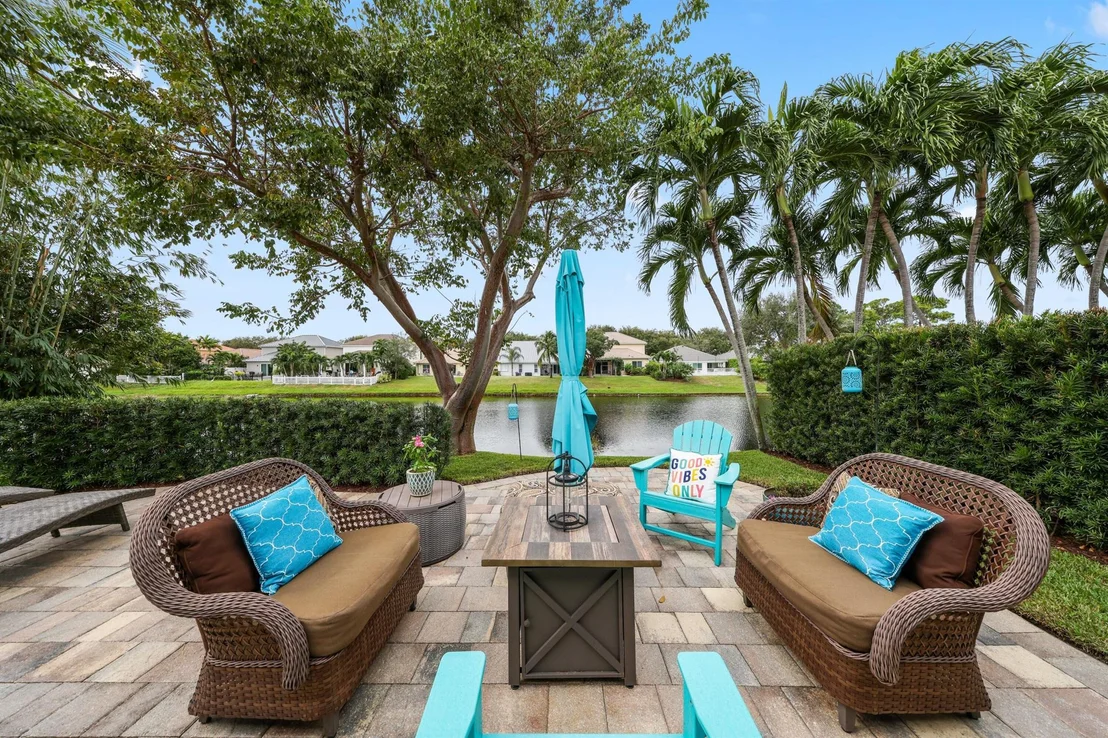 Photo of 560 Anchor Point