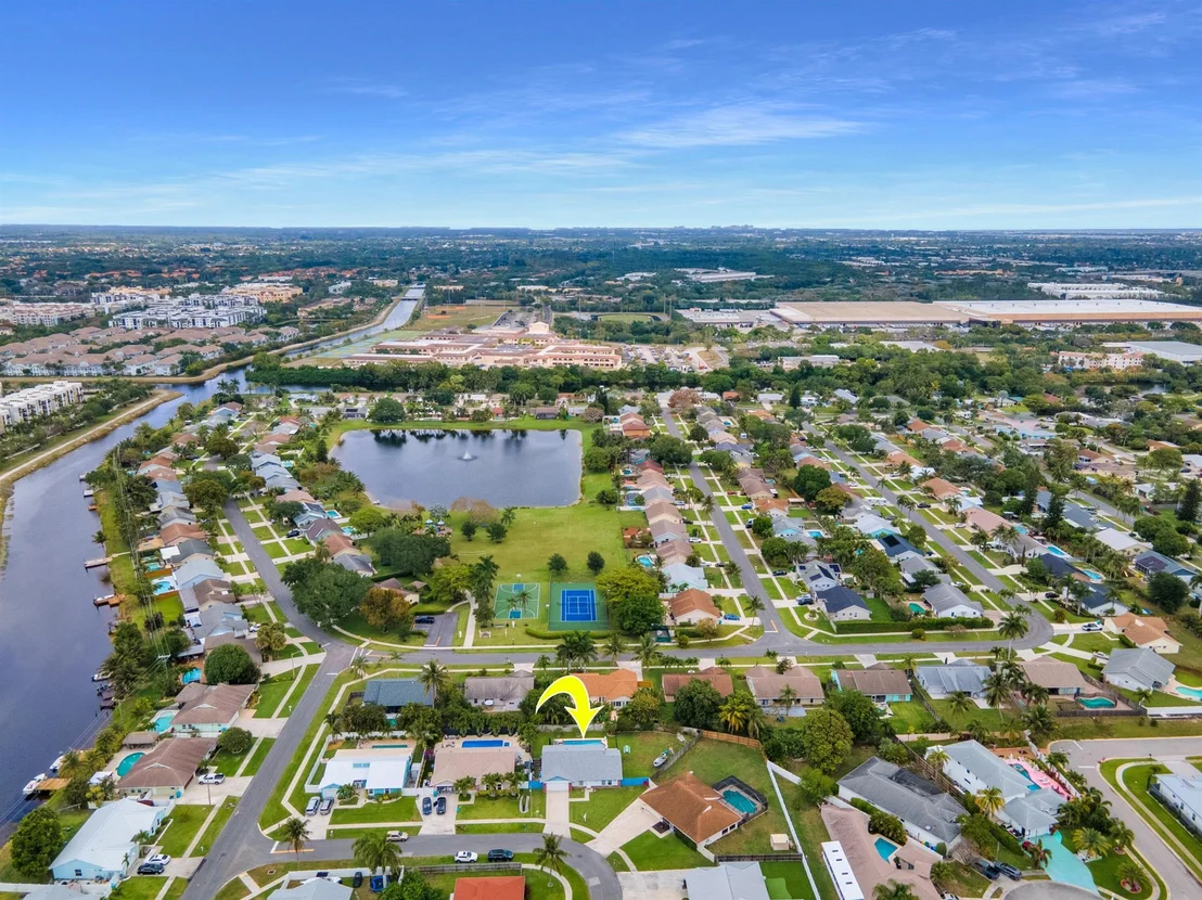 Photo of 801 NW 8th Way