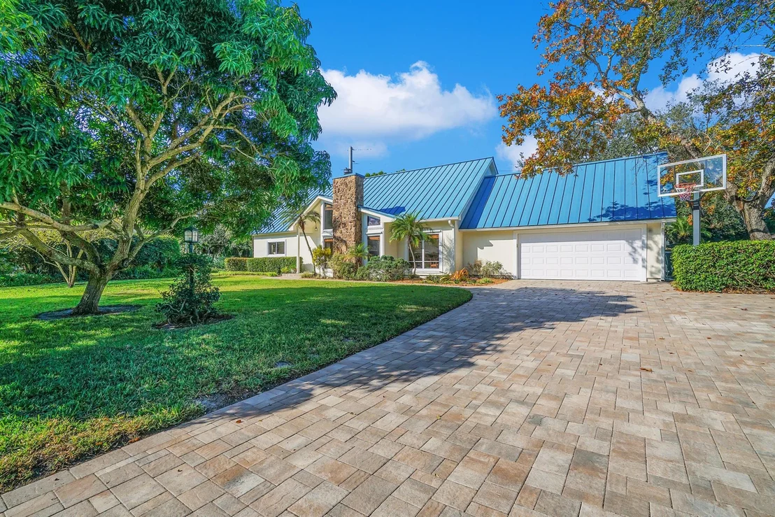 Photo of 18801 Falcon Way