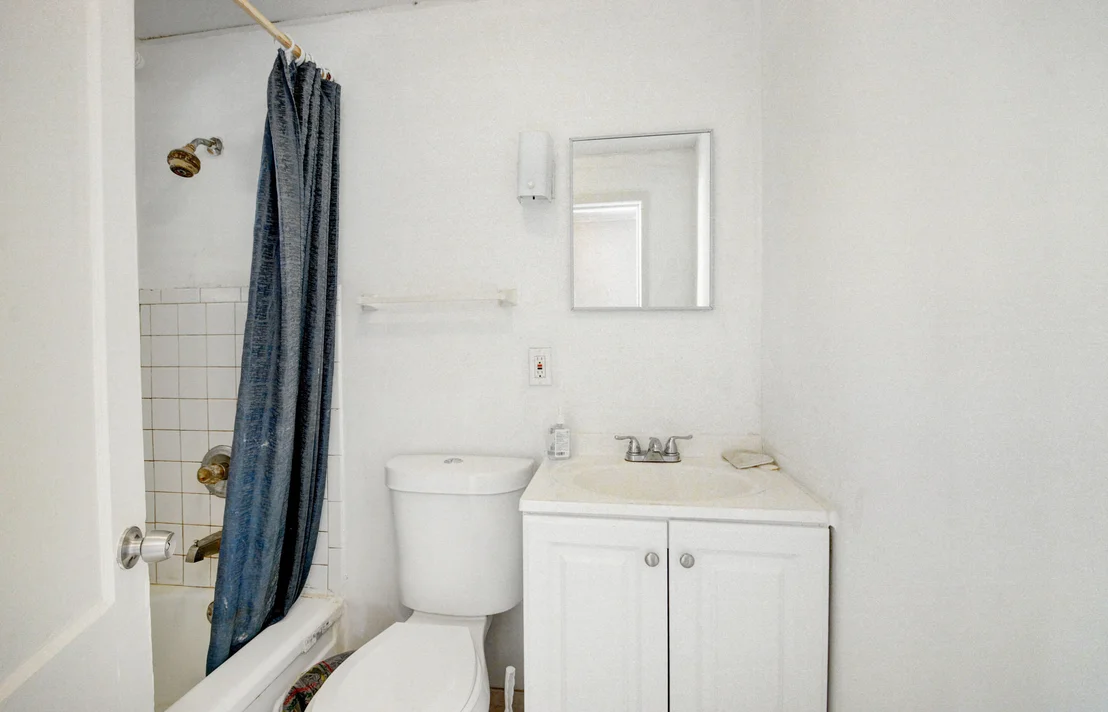 Photo of 215 N E Street