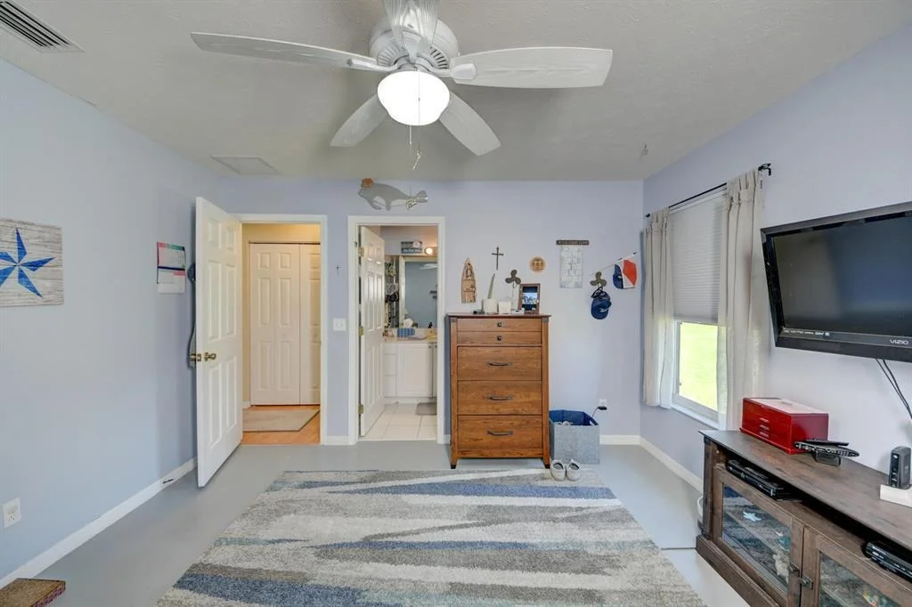 Photo of 4284 SE Rainbows End