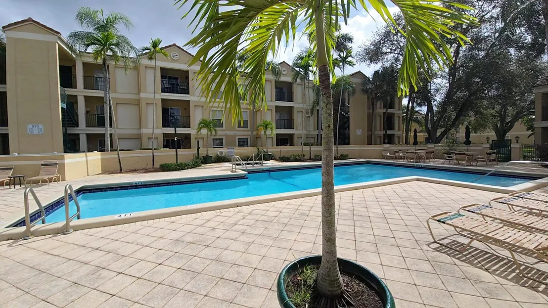 Photo of Unit 220 at 977 Riverside Drive