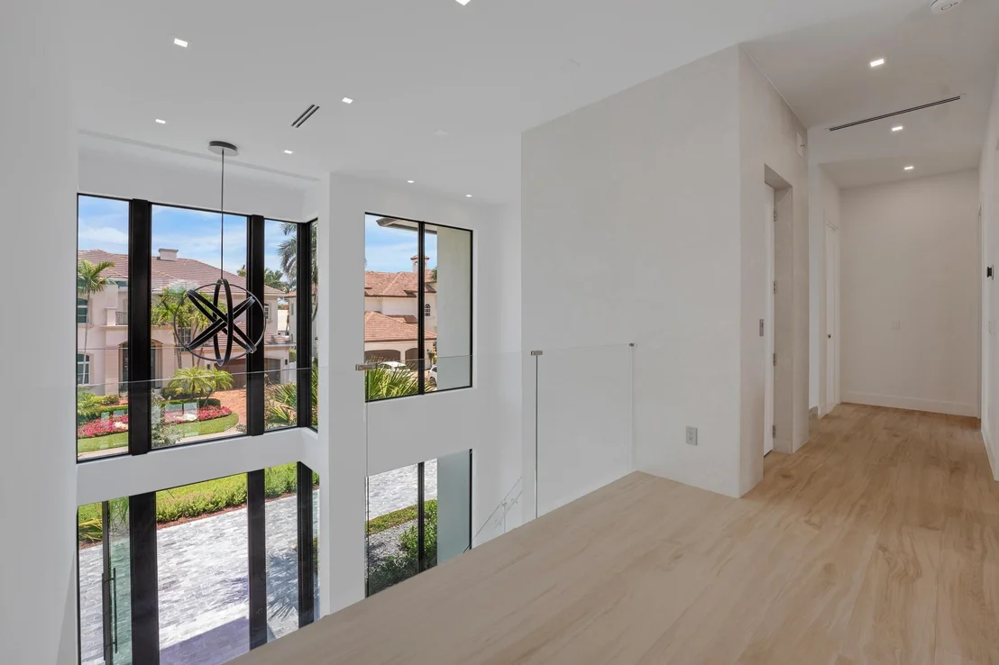 Photo of 948 Banyan Drive