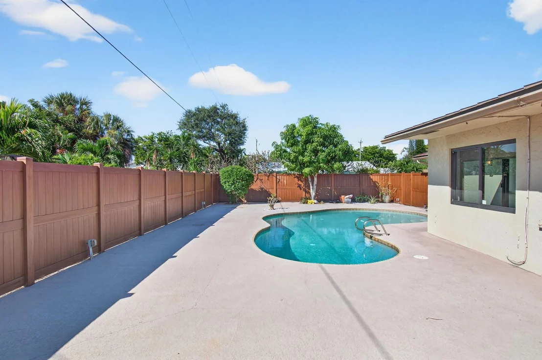 Photo of 714 Heron Drive