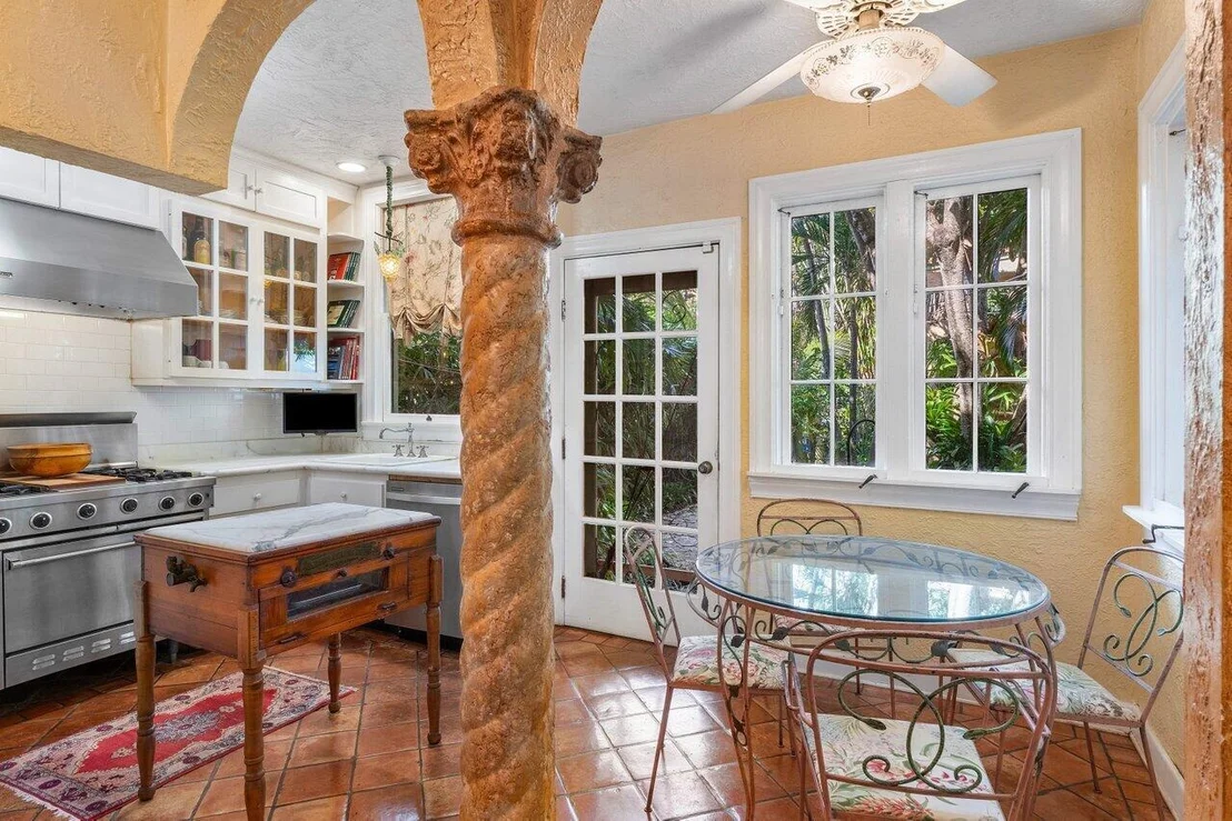 Photo of 739 Sunset Road